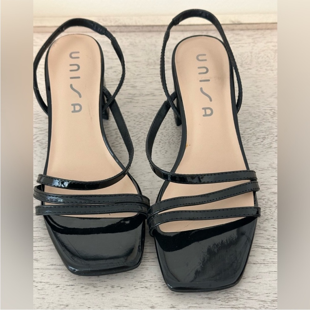 BRAND NEW✨  Unisa Black Strappy Women's Sandals